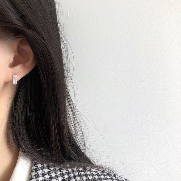 925 Sterling Silver Diamond Square Hoop Earrigs - Picture 7 of 9